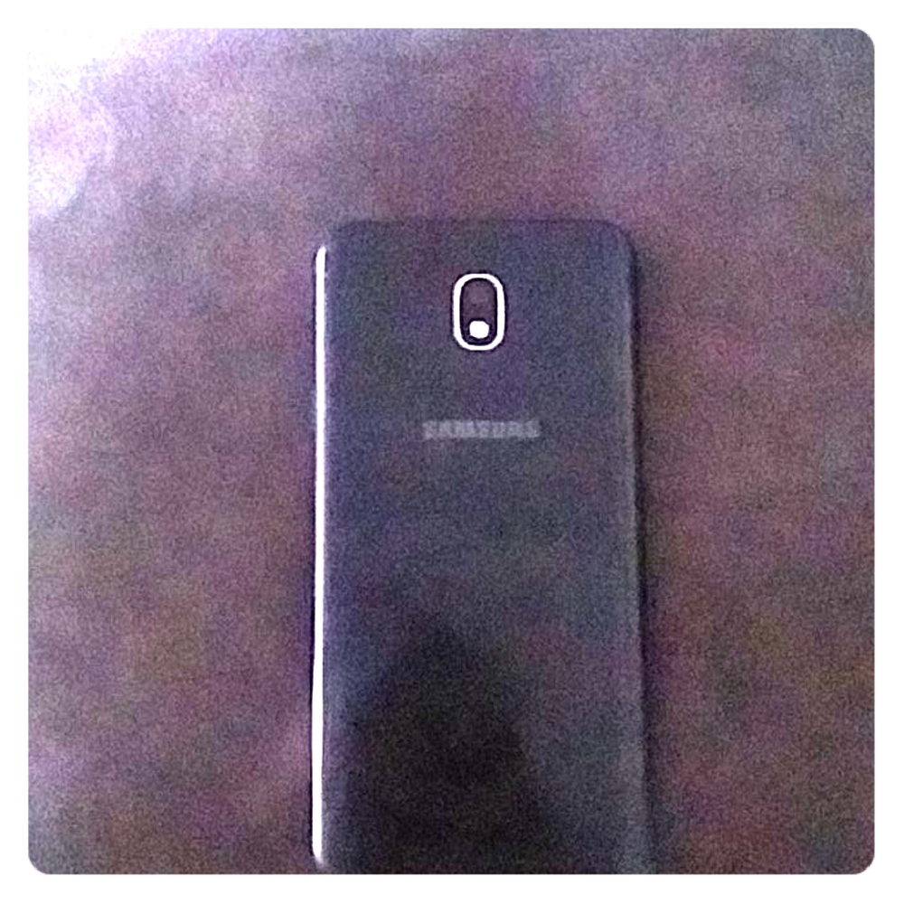Samsung Galaxy J 7 crown